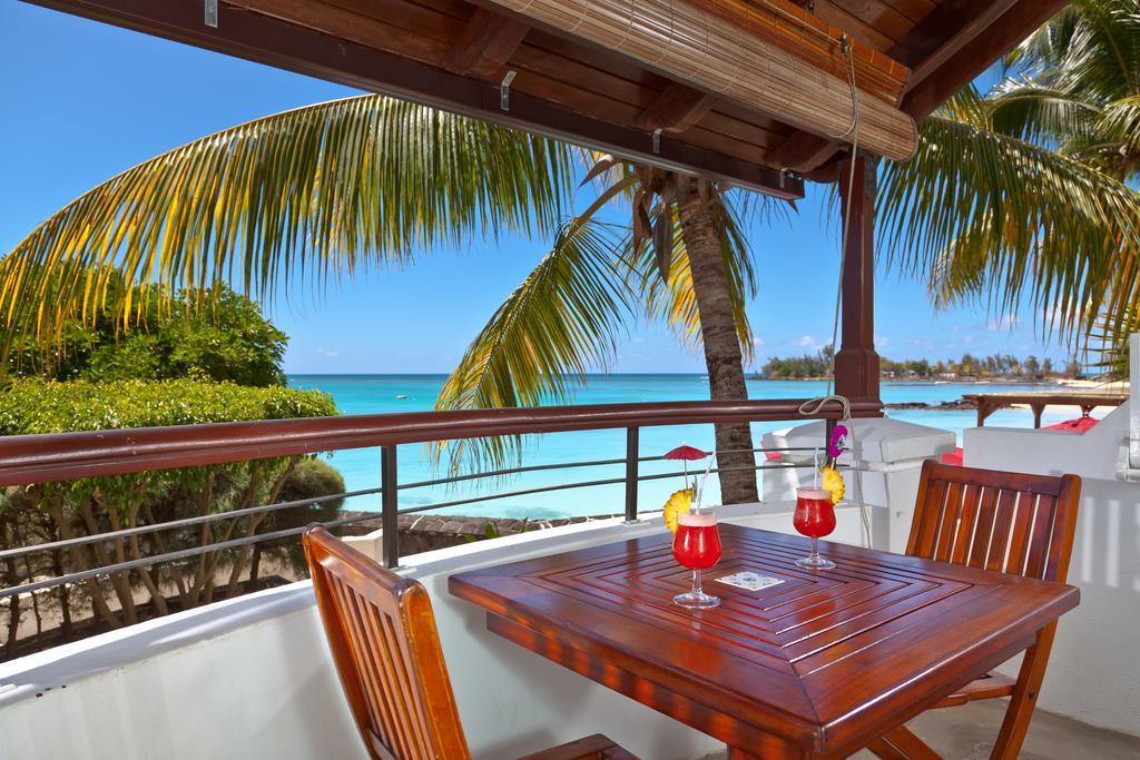Le Beachclub Pereybere Beach Exterior foto