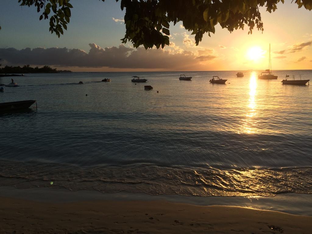 Le Beachclub Pereybere Beach Exterior foto