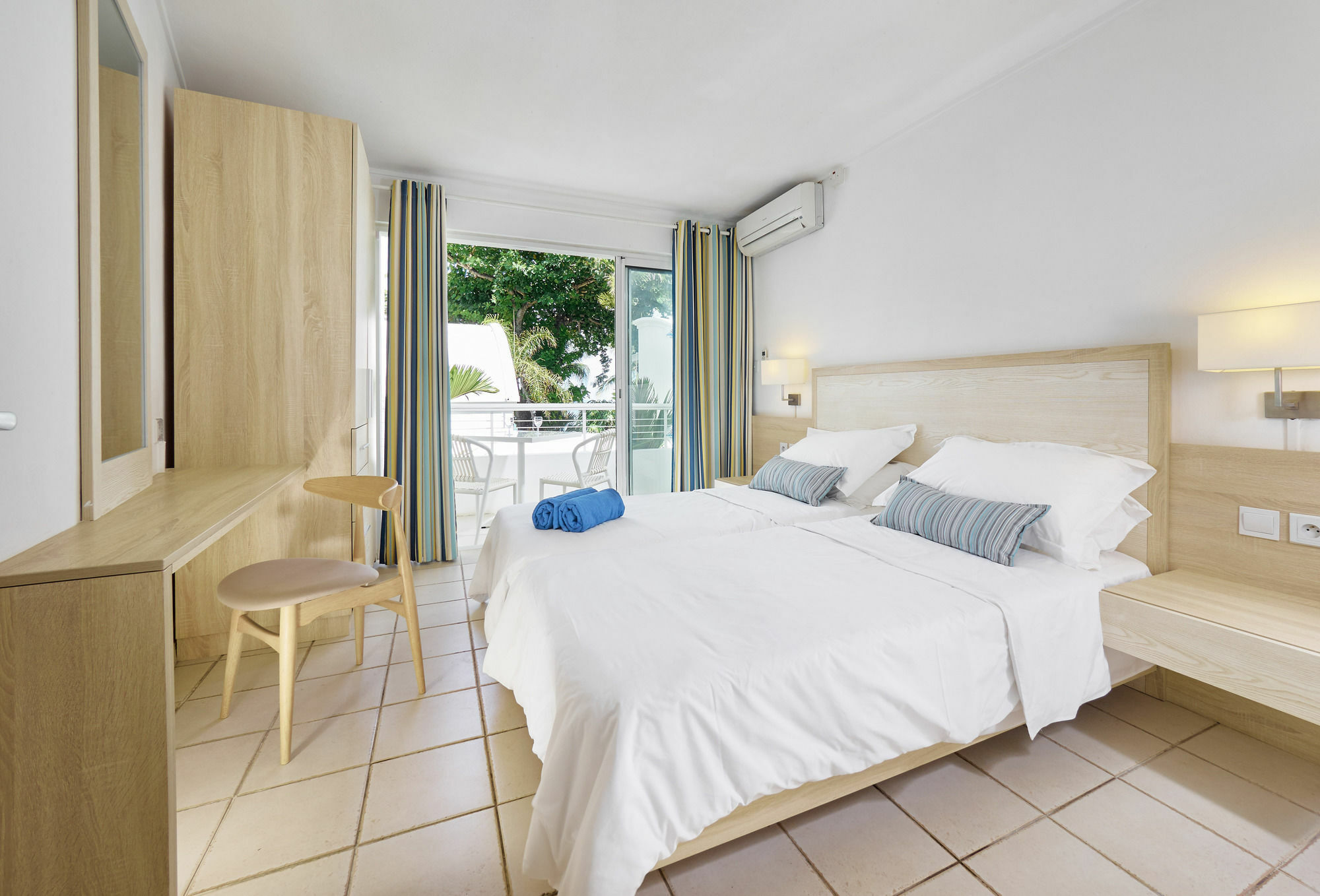 Le Beachclub Pereybere Beach Exterior foto